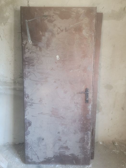 Продам двери железные