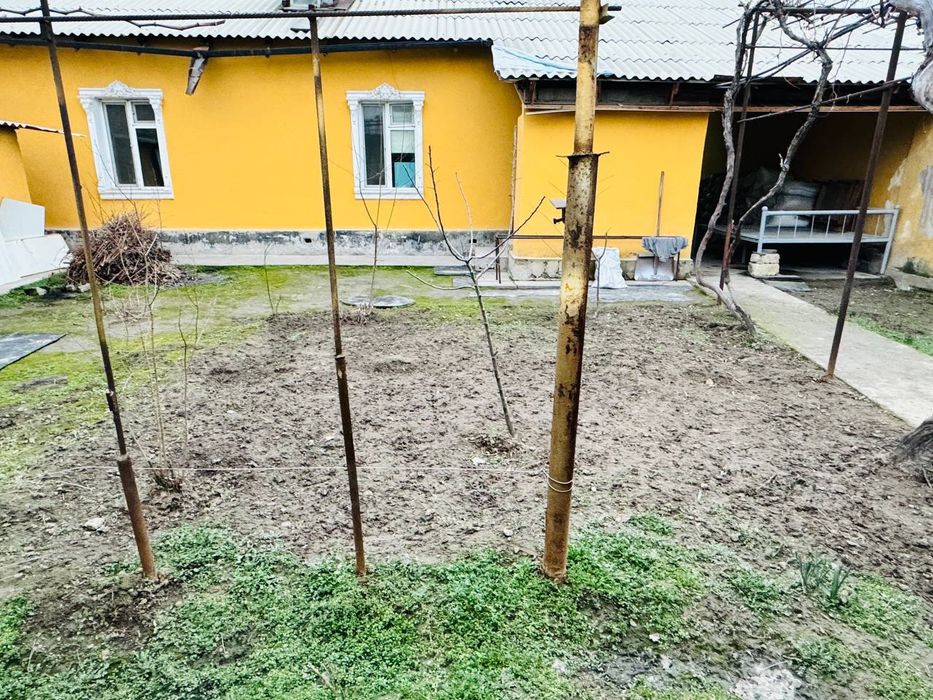 Срочно Ховли Уй Сотилади мулжал 19 мактаб Газировка кучасидан кирилади