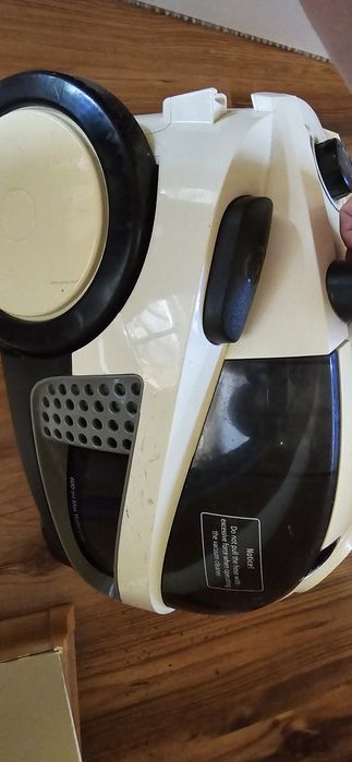 Прахосмукачка  ВЕКО 200 w МОДЕЛ  BKS 9220 T