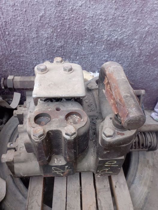 Taroz va turli xil zapchastlar ekskavator nasos