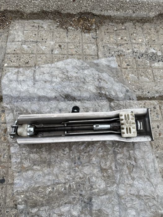 Mercedes W211 W203 крик и патерица - Мерцедес резервна гума и крик