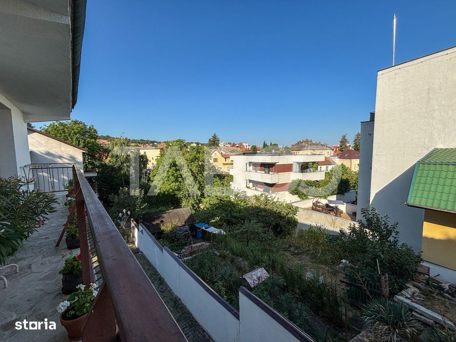 Apartament cu 3 camere in Piata Cipariu Andrei Muresanu zona retrasa