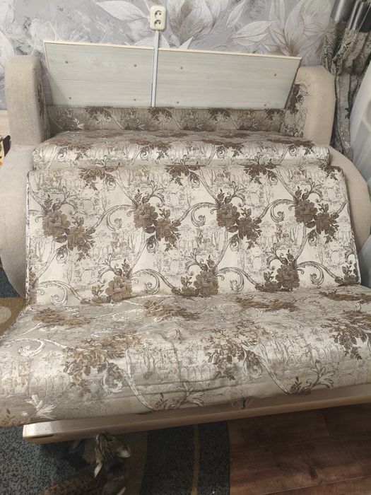 Продам два дивана по 12000