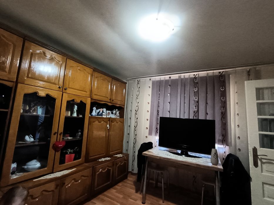 Casă și teren de vânzare