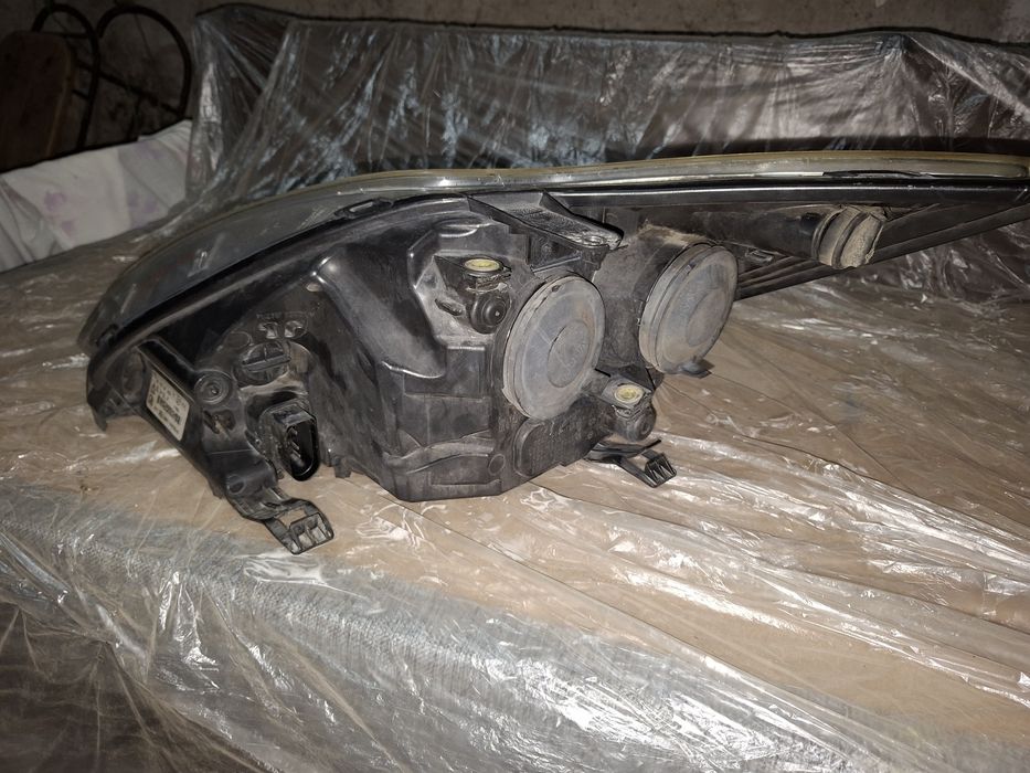 Faruri Ford Focus 2 Facelift  cu mici defecte