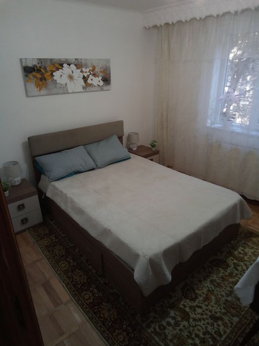 Închiriez apartament cu doua camere