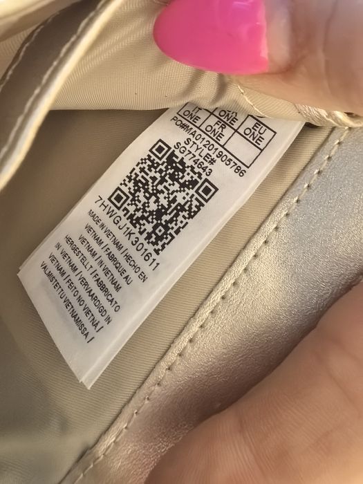 Оригинално портмоне Guess