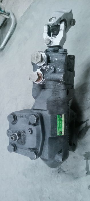 Продам рулевой редуктор бмв 34