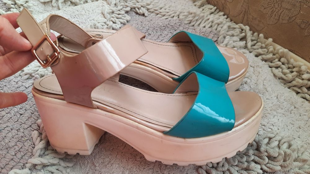 Сандали 36-37 размер