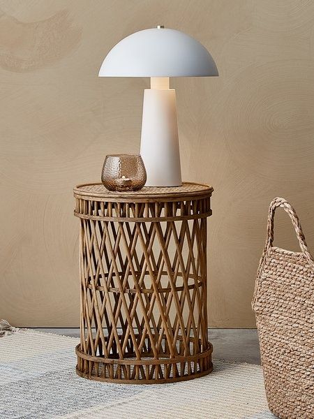 Красива холна масичка