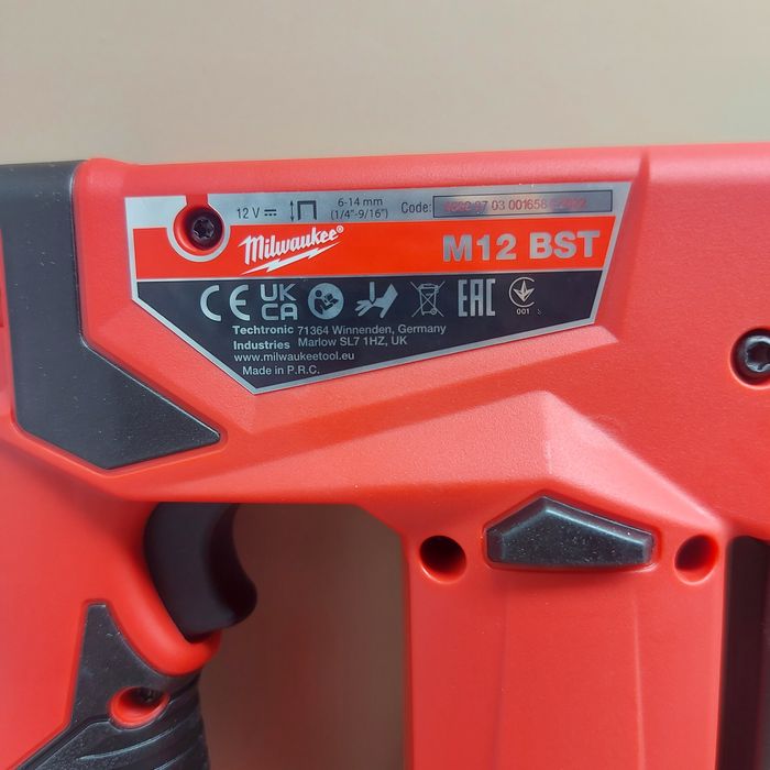 Нов акумулаторен такер Milwaukee M12 BST-0