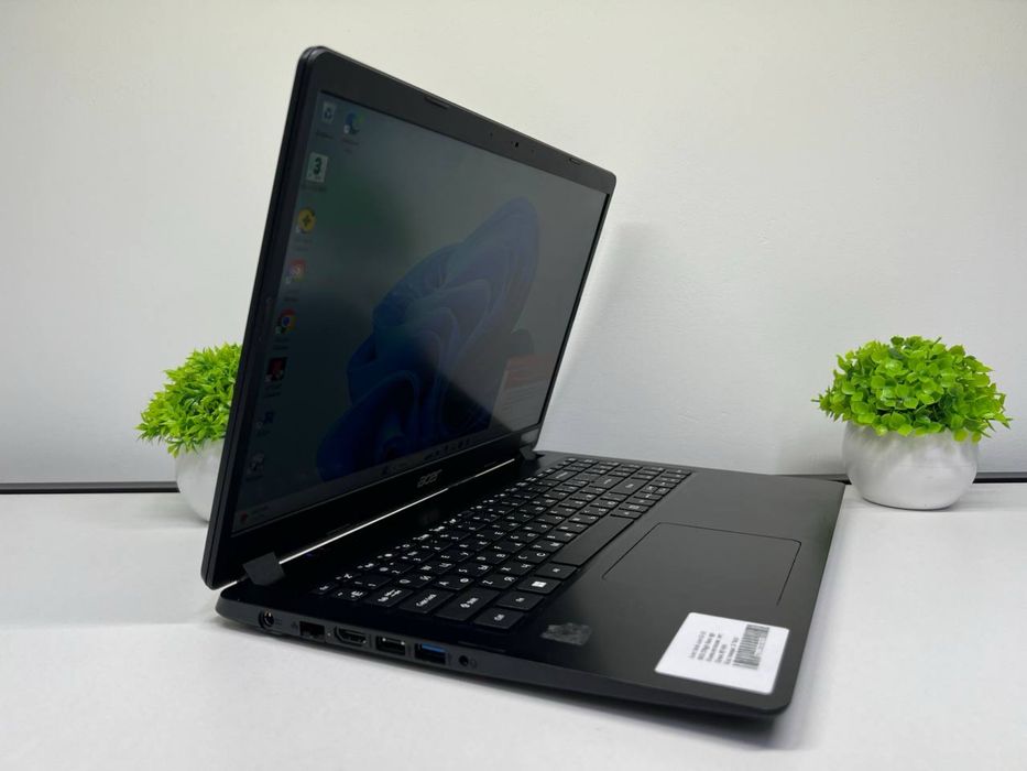 Acer intel core 13-10 SSD 256gb Ram 4gb