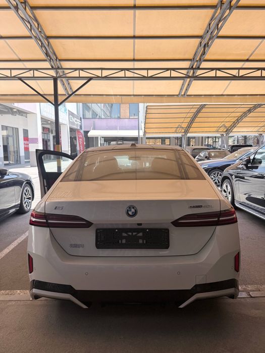BMW i5 40L M Sport 2025 yil