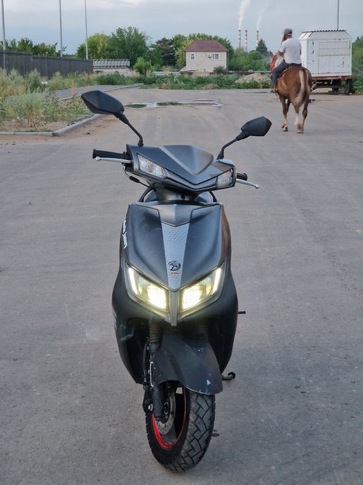 Продам скутер м8