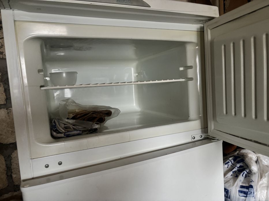 Продам холодильник