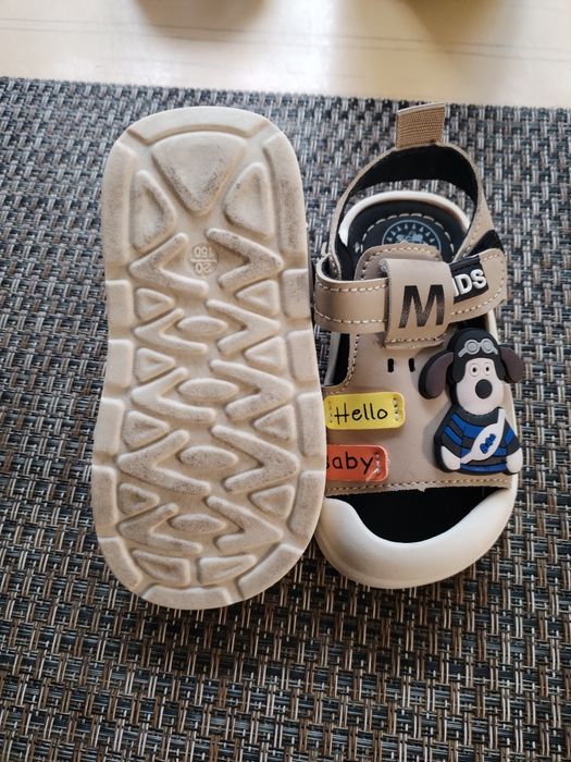 Сандалии 2000 тг