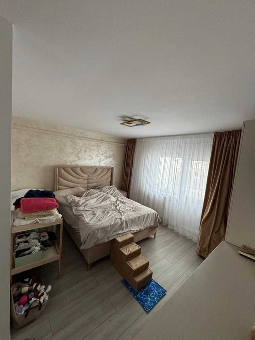 Apartament spatios cu 3 camere, Mihai Bravu,