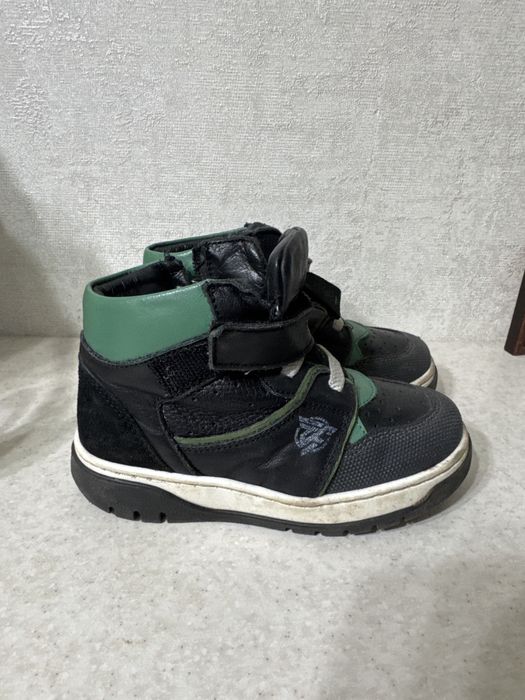 Ботинки, кроосовки и сандали