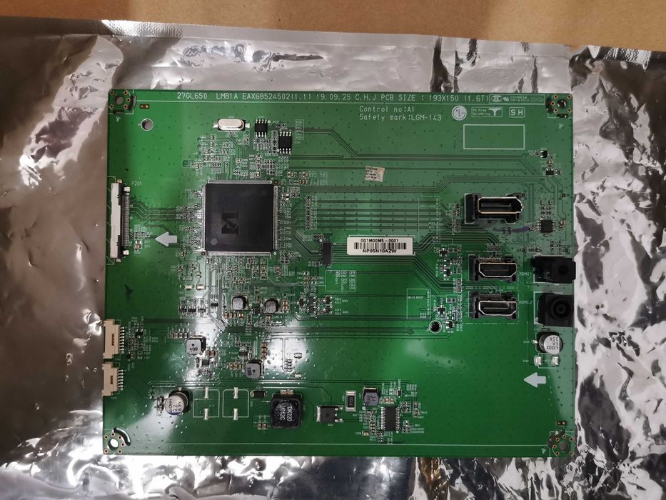 Monitor Gaming LG 1080p 27" 144Hz 5ms  27GL650F, placa de baza defecta, ecran intact si functional cu placa noua