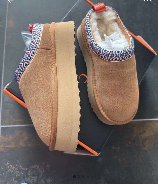 Saboti Epica  cu blana potriviti pentru acest sezon