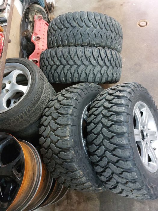 Джанти с гуми 33х12.5х18