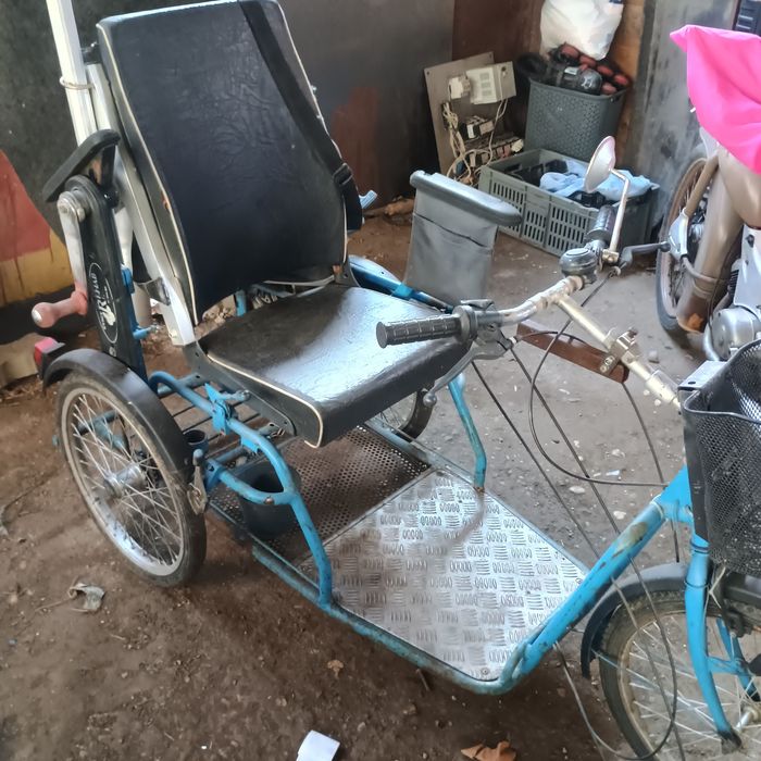Triciclu pentru persoane cu dizabilități