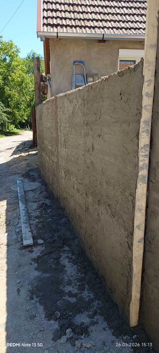 Execut lucrări interioare și exterioare