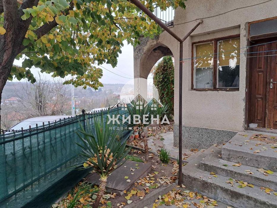 Продавам двуетажна къща в с.Константиново, РЗП: 136 кв.м