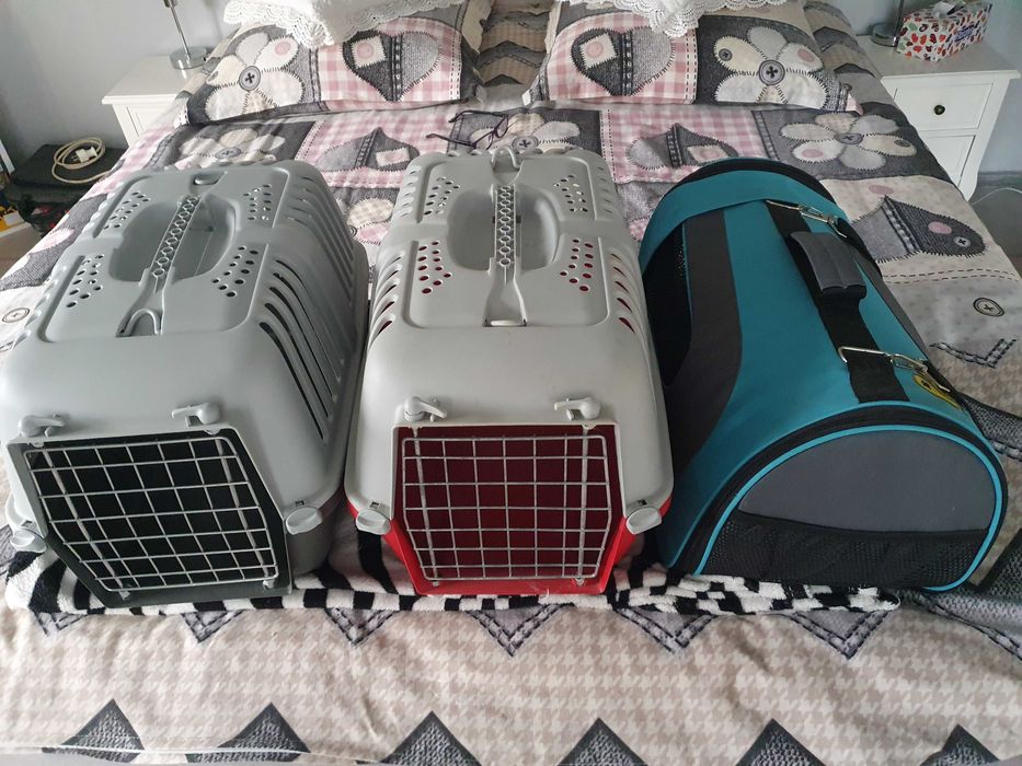 Cușcă de transport pentru talie medie dimensiuni 60x40 cm