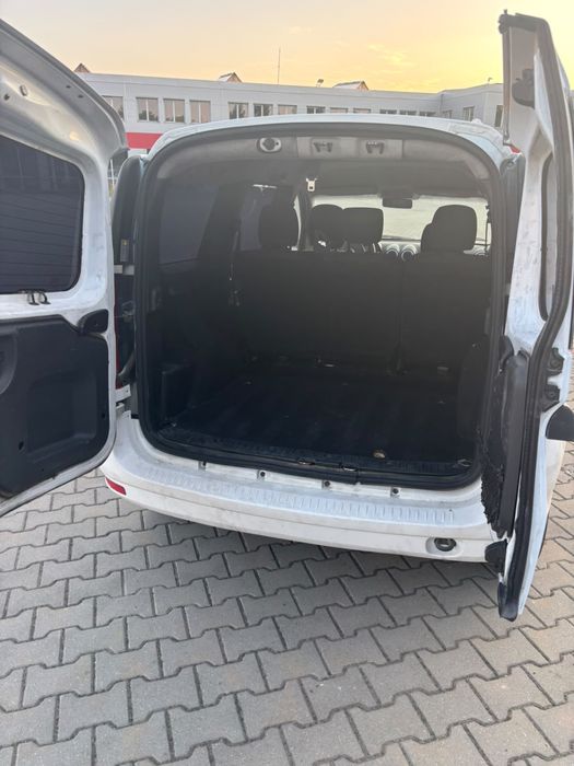 Vând Dacia Logan MCV