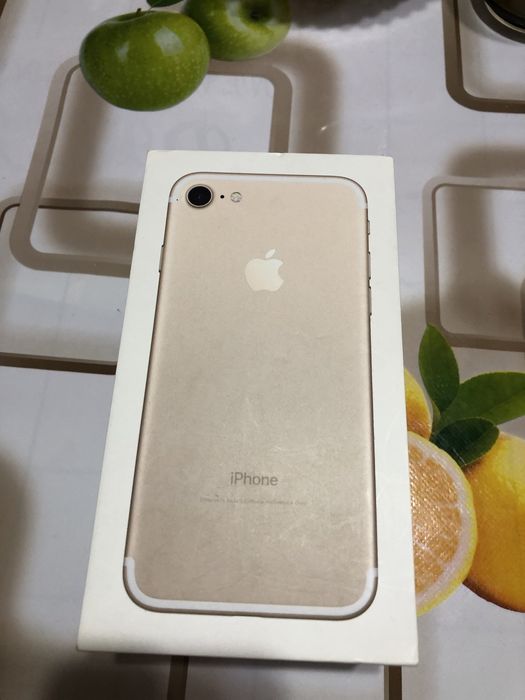 Продаются коробки от IFhone 7.