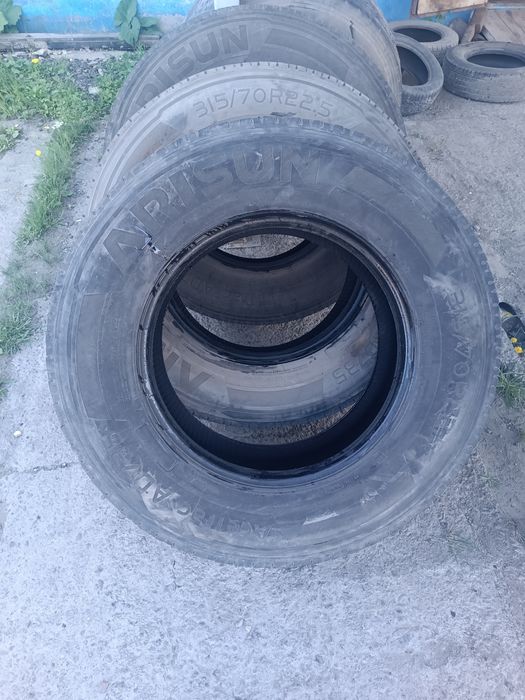 Продам шины б/у.