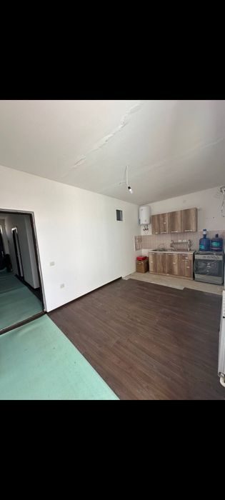 Коттедж 3 хонали сотилади каршида