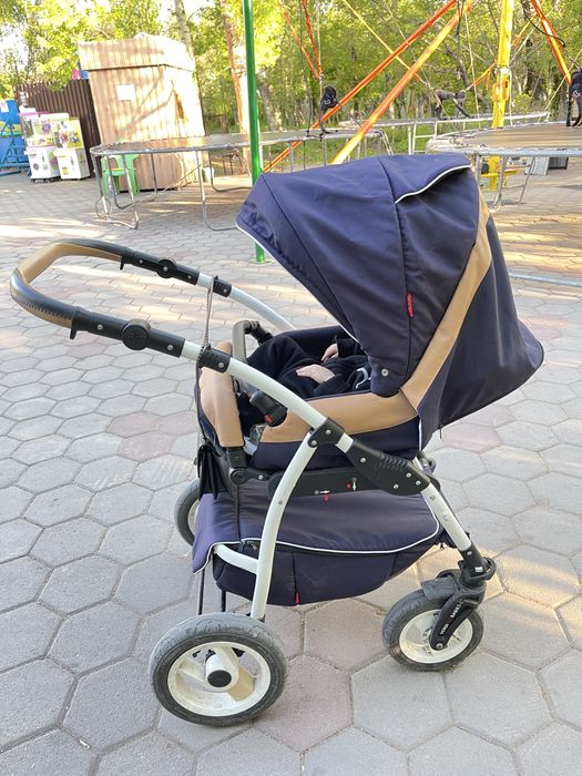 Продаю коляску в центре города