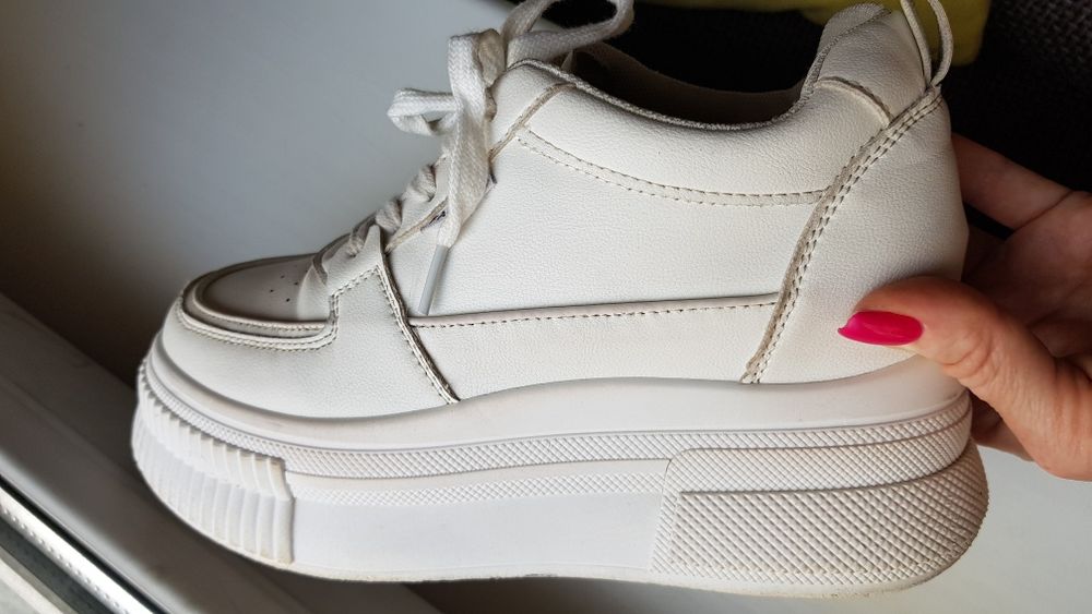 Белые кроссовки 38р.