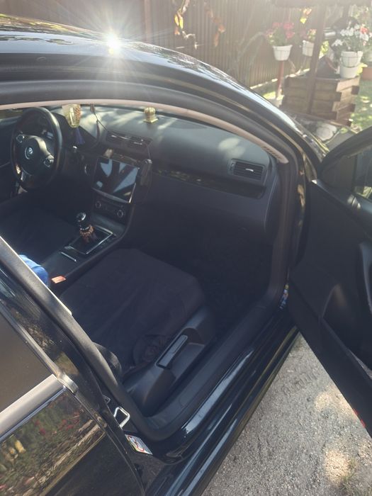 Volkswagen Passat b6 R-Line 1.y TDI 105 CP
