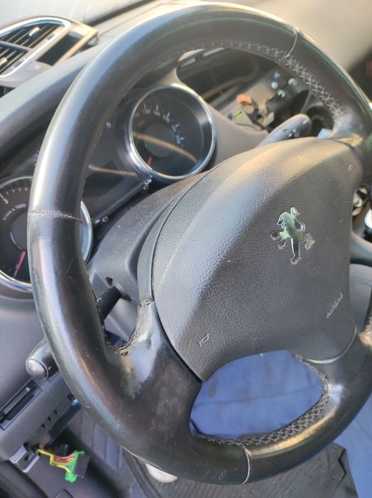 Волан за Пежо-5008