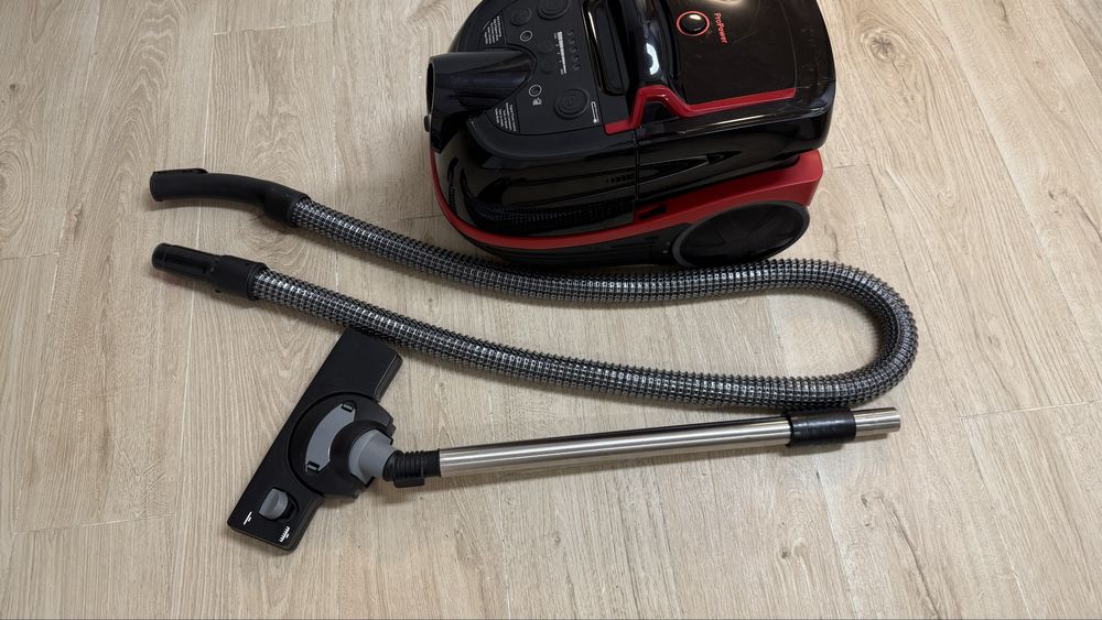 Aspirator cu sac Bosch cu spalare; covoare, canapele etc.