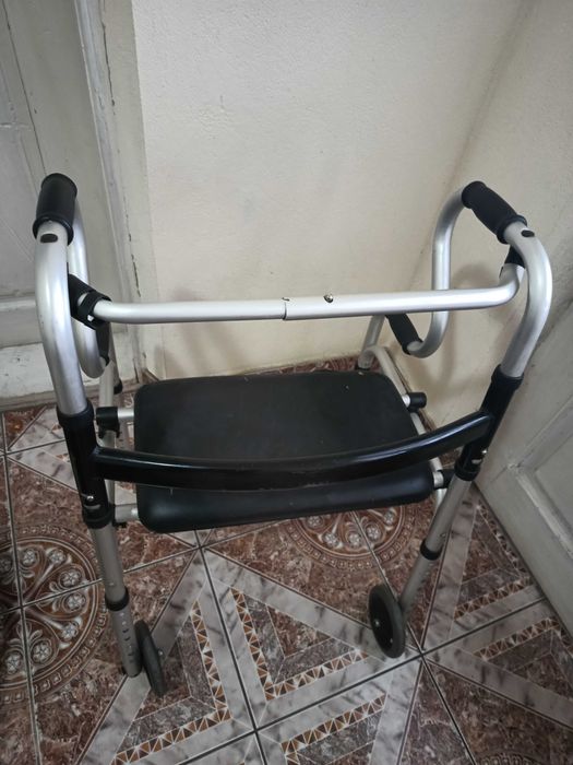 Cadru mers pliabil, curbat, cu ROȚI si sezut /Dizabilitati/ajustabil