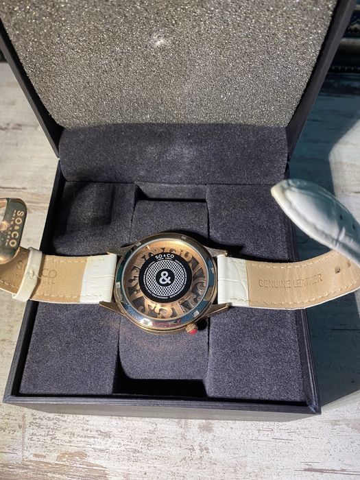 Бял часовник SO&CO