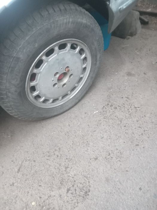 Продам диски мерседес 126,123 классика