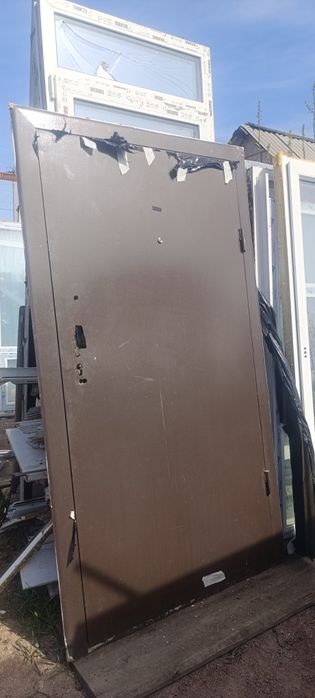 Продам Металлическую Дверь