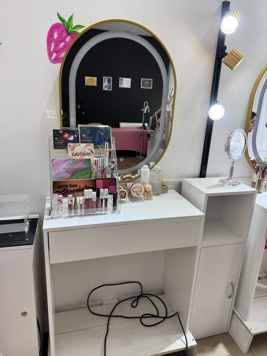 Комод с зеркалой