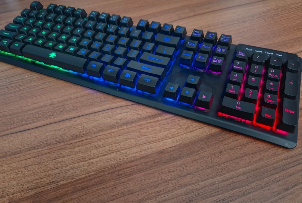 Tastatură MYRIA cu leduri