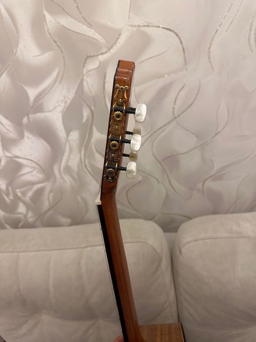 Продам испанскую гитару