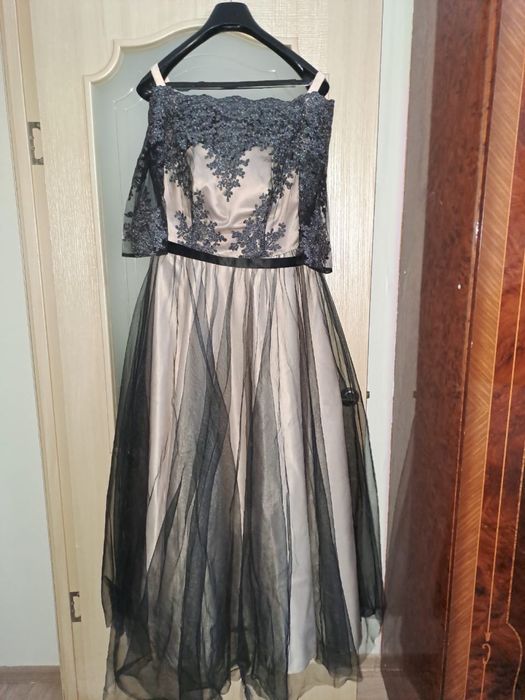 Продам платье размер 48-52