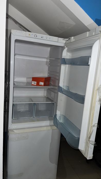 Холодилник бирюса