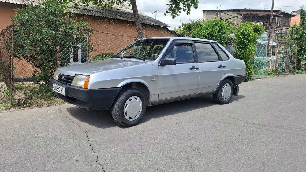 Продается ВАЗ 21099 состояние как на фото на бензине