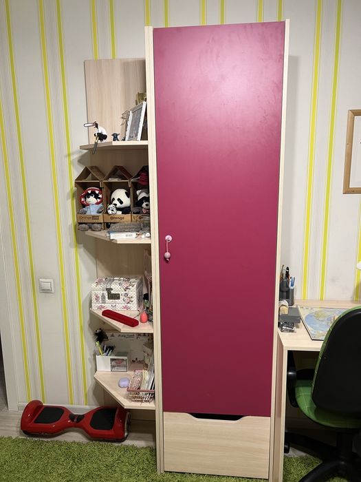 Шкаф и боковая полка