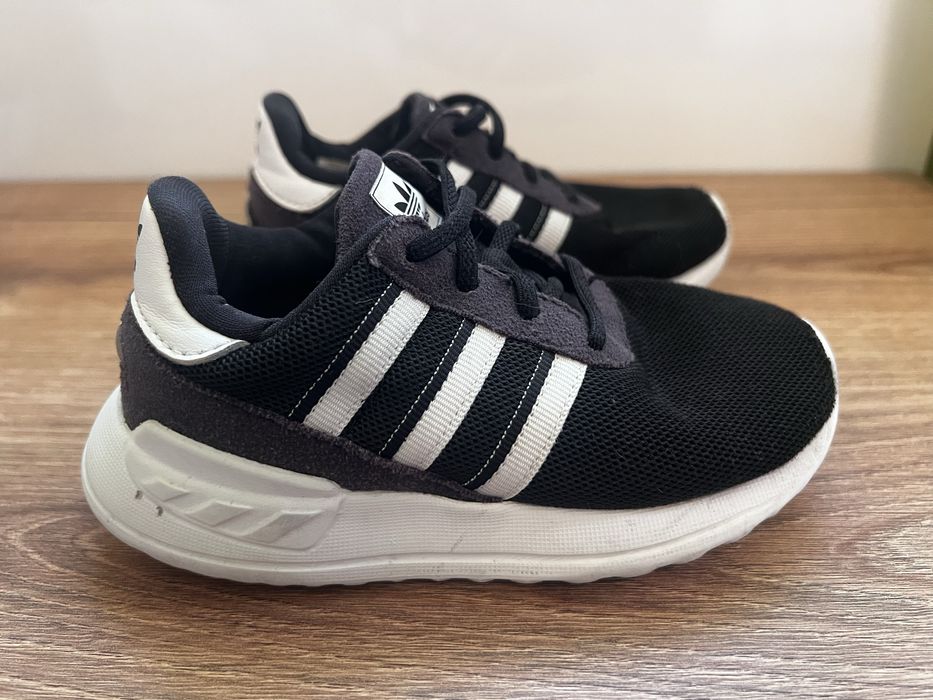 Маратонки adidas